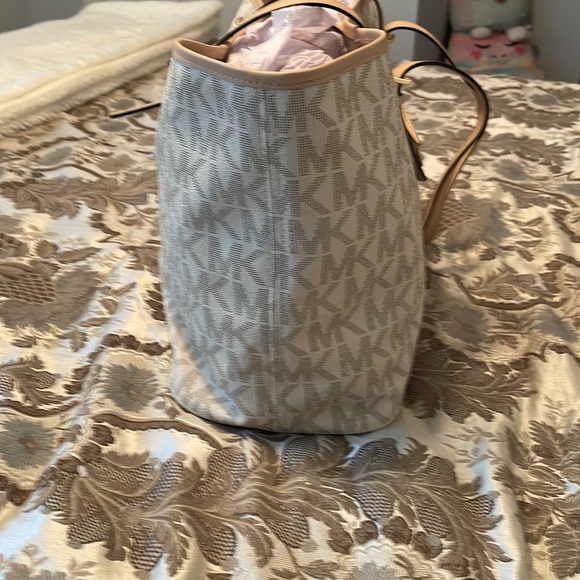 Michael Michael Kors Purse - Picture 3 of 5